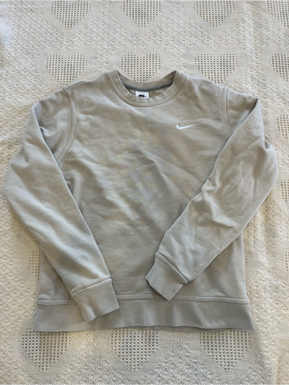 Nike Women’s Crewneck Sweatshirt in off white with White Swoosh